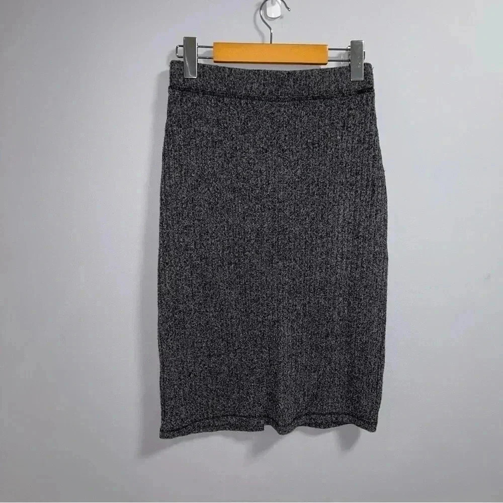 Aritzia  - Wilfred Free Skirt